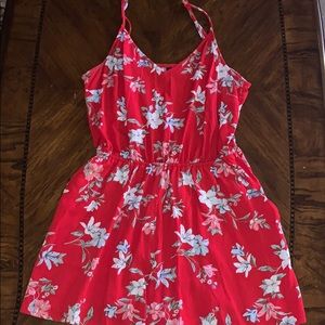🌺Red Floral H&M Romper Size 8🌺